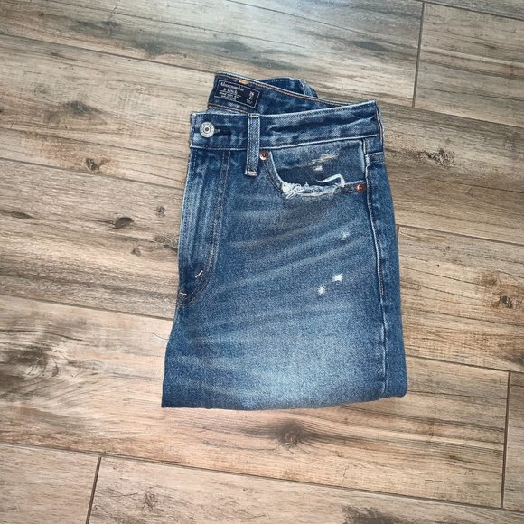 Abercrombie & Fitch Girlfriend Highrise Jeans - Picture 4 of 5